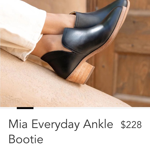 Nisolo Mia everyday ankle bootie - Picture 2 of 6
